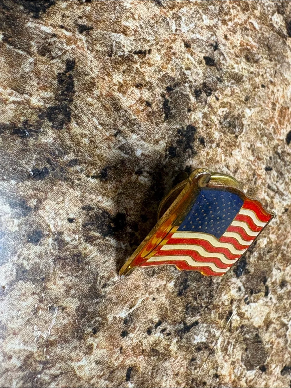 Vintage Style USA American Flag Pin Gold Tone Enamel Patriotic Lapel Brooch Aged